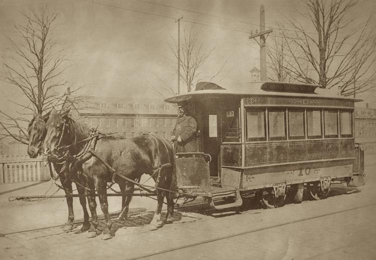 konniy tramvay